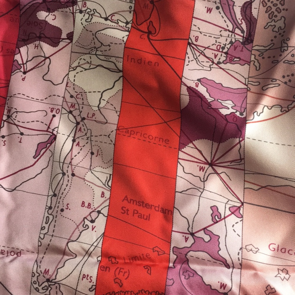 Hermes 90x90 silk scarf LE MONDE EST VASTE